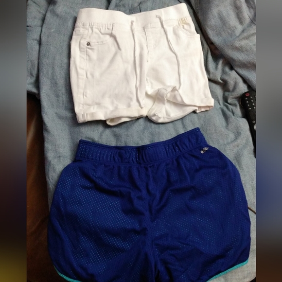 JUSTICE AND REEBOX GIRLS SHORTS - Picture 2 of 4